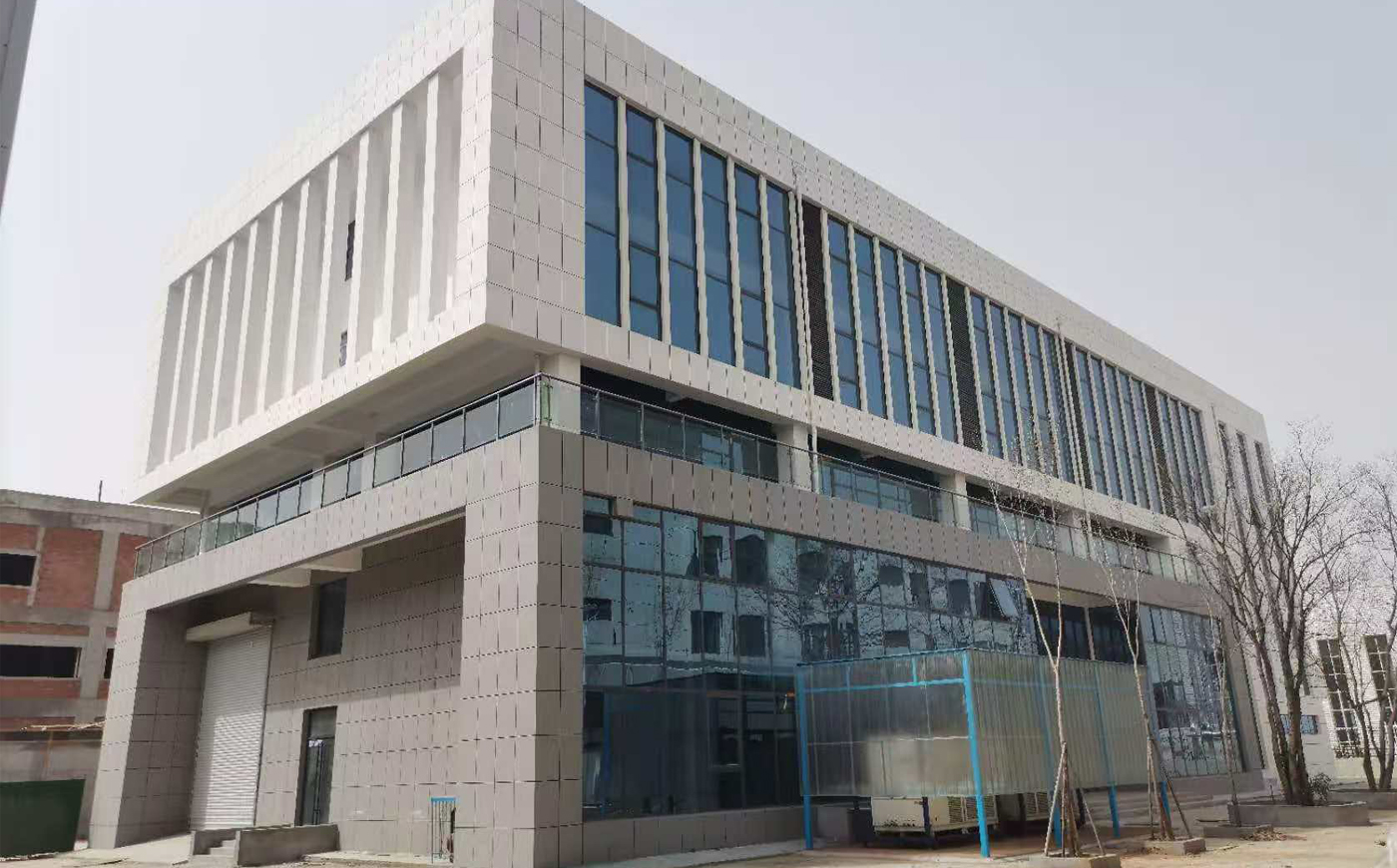 2024年，山東省諾為流動化學(xué)研究院有限公司二期基建項目完工，實驗設(shè)備安裝及調(diào)試完成，并正式投入使用。